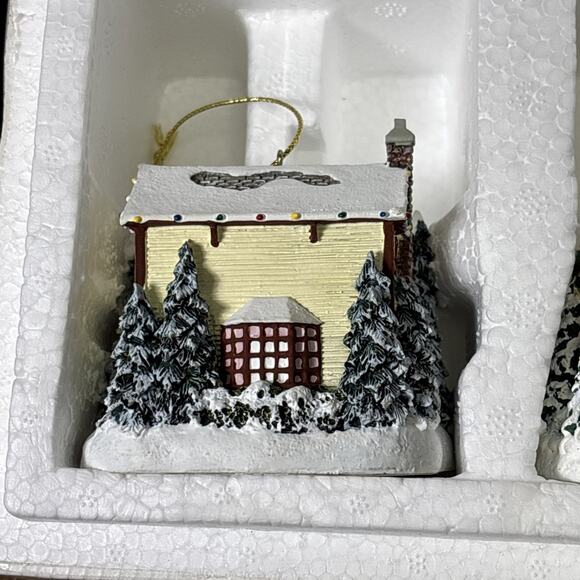 Bradford Exchange Thomas Kinkade Winter Memories Illuminated Ornament Bundle Lot - Picture 3 of 10